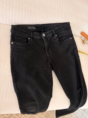 Kut from the Cloth Dakota ankle Black Women’s Jeans - Classic Stretch Denim.